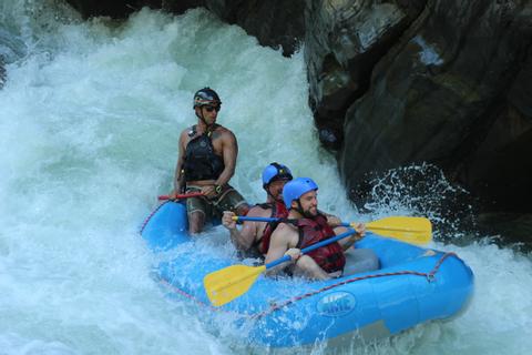 Rafting por el Río Naranjo - Sección Chorro Costa Rica